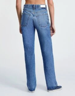 RE/DONE | 90s Comfy Jean - Chilled Indigo 8 RE/DONE | 90s Comfy Jean - Chilled Indigo -Clothing Best Sale LOOK130 217 HD sRGB 1080x f57e626a a520 4e57 8ab8 e1a869596881