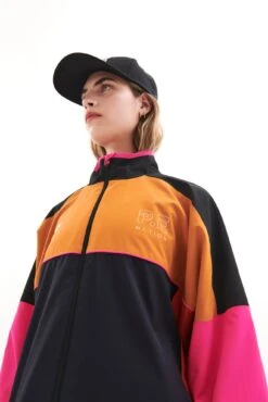 P.E Nation | P.E Nation X Asics Sequence Jacket - Golden Oak -Clothing Best Sale PENATION DAY02 Q4ECOM2022 01 BERNIE S09 047