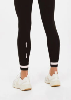 The Upside | Seamless Midi Pant - Black 11 The Upside | Seamless Midi Pant - Black -Clothing Best Sale USW222106 BLACK 08 52998.1677468331