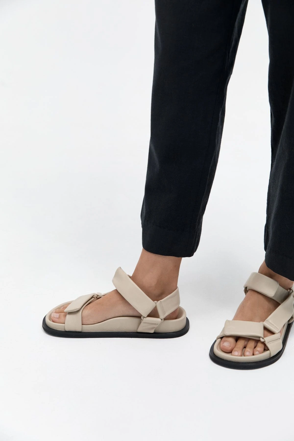 ST. AGNI | Padded Sportsu Sandal - Ecru 2 ST. AGNI | Padded Sportsu Sandal - Ecru - Image 2
