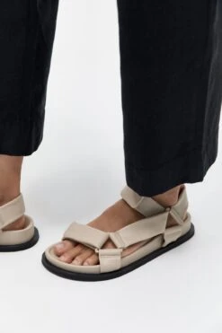 ST. AGNI | Padded Sportsu Sandal - Ecru 8 ST. AGNI | Padded Sportsu Sandal - Ecru -Clothing Best Sale p 835f3607 8155 4d39 8eae 6c265ff7e7be